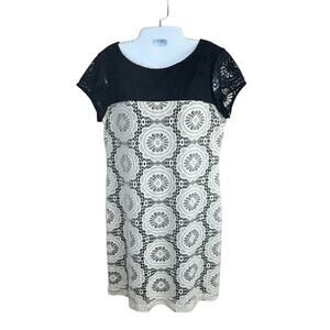 London Times Soft Floral Lace Black Ivory Sheath Dress Women’s Petite 10